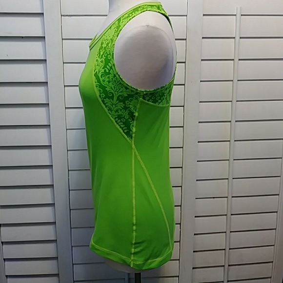 ATHLETA WORK OUT TOP - LIME GREEN SIZE SMALL - Picture 2 of 8